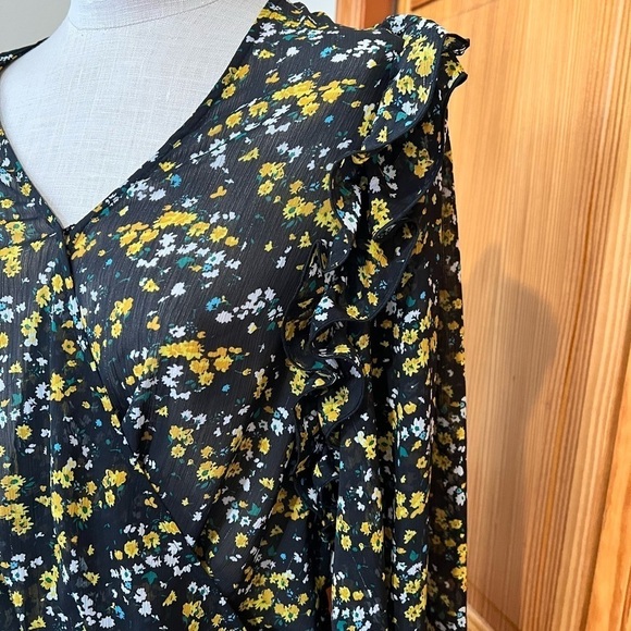 Express Ditsy Floral Blouse Shirt Tie Front Small Boho Ruffles Romantic - Picture 8 of 10